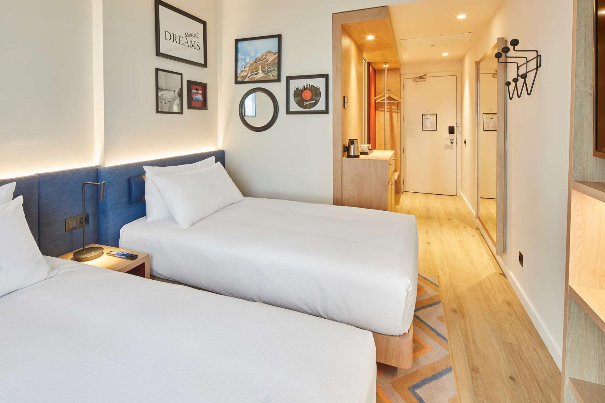 فندق Hampton By Hilton Barcelona Fira Gran Via لوسبيتاليت دي يوبريغات المظهر الخارجي الصورة