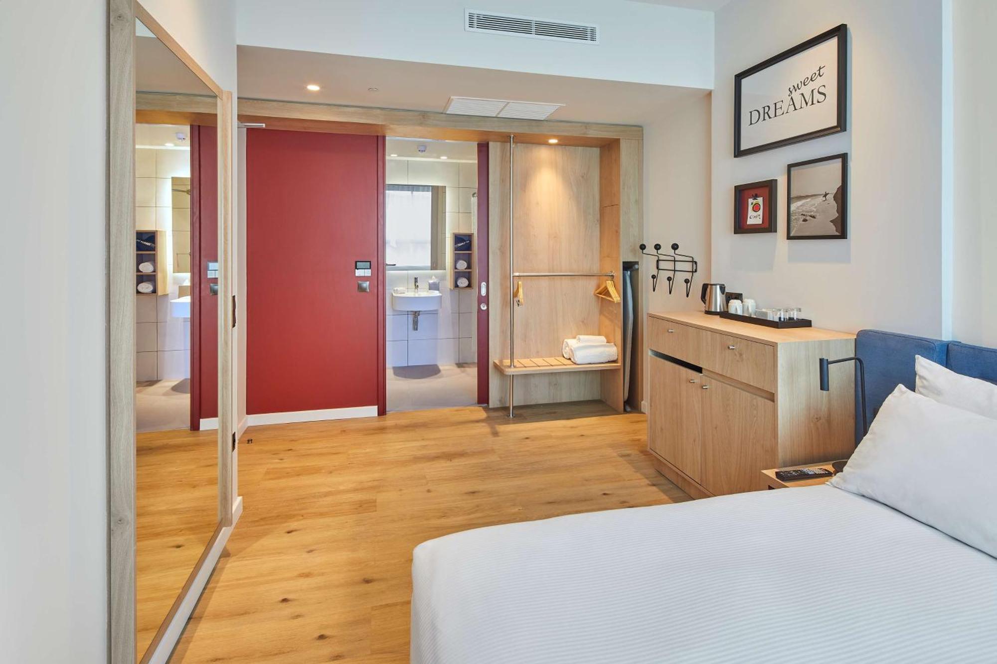 فندق Hampton By Hilton Barcelona Fira Gran Via لوسبيتاليت دي يوبريغات المظهر الخارجي الصورة