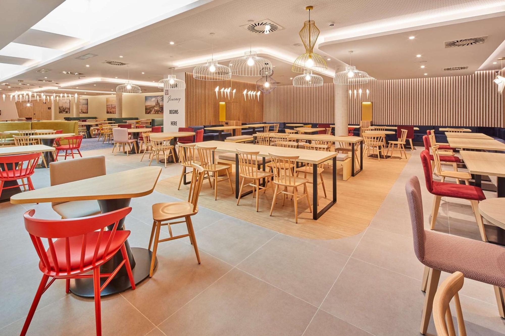فندق Hampton By Hilton Barcelona Fira Gran Via لوسبيتاليت دي يوبريغات المظهر الخارجي الصورة